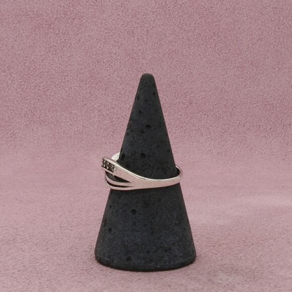 sterling silver clear cz crossover ring size 7 - Picture 2 of 3